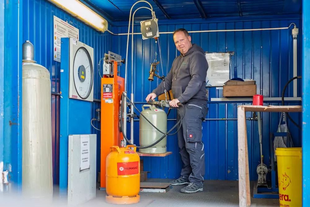 Gasflasche wird aufgefüllt